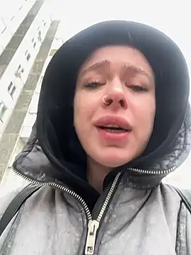 AlishaPrettyBlade online show from 6, 3, 2026