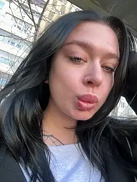 AlishaPrettyBlade online show from 29, 4, 2026