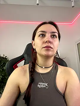 AshleySkott  online show from 5, 10, 2025