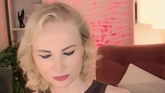 Snapshot of Sandra_Kind chatting on 6, 6, 2026 Sandra Kind online show from 6, 6, 2026