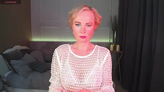 Sandra Kind online show from 5, 3, 2025