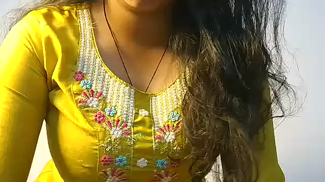 Snapshot of its_siya chatting on 17, 11, 2025 its siya online show from 17, 11, 2025