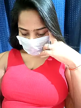 COZY ROZI online show from 8, 3, 2025