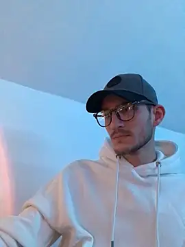 Snapshot of yoyoboy988 chatting on 10, 3, 2025 yoyoboy988 online show from 10, 3, 2025