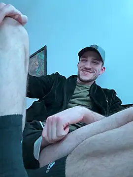 Snapshot of yoyoboy988 chatting on 8, 3, 2025 yoyoboy988 online show from 8, 3, 2025