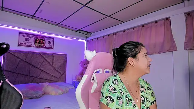 Cristal Smith20 online show from 7, 4, 2026