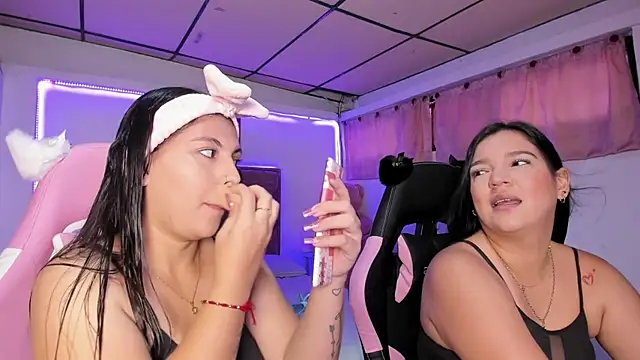 Cristal Smith20 online show from 8, 4, 2026