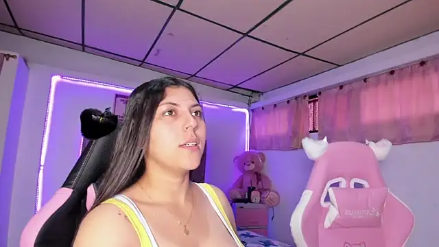 Cristal Smith20 online show from 13, 4, 2026