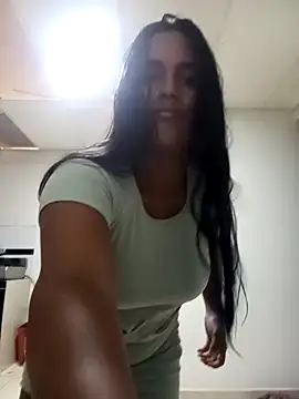 victoria roussee online show from 4, 3, 2025