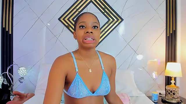 Snapshot of EmilyDiaaz chatting on 18, 9, 2025 EmilyDiaaz online show from 18, 9, 2025