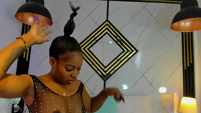 Snapshot of EmilyDiaaz chatting on 16, 9, 2025 EmilyDiaaz online show from 16, 9, 2025