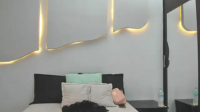 Snapshot of EmilyDiaaz chatting on 10, 4, 2026 EmilyDiaaz online show from 10, 4, 2026