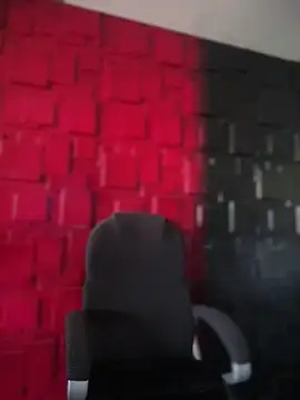 Emily-teen online show from 9, 10, 2025