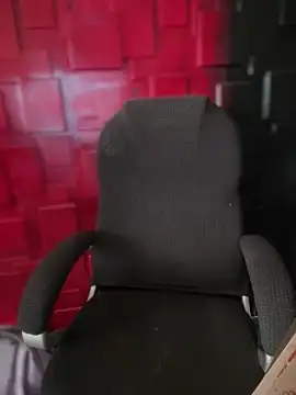 Emily-teen online show from 14, 10, 2025