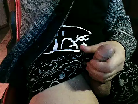 Snapshot of LattenLarsi chatting on 4, 11, 2025 LattenLarsi online show from 4, 11, 2025