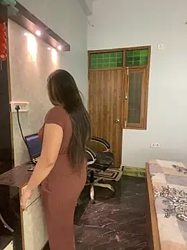 Sexy Madhuri Bhabhi online show from 7, 3, 2025