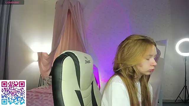 boozekirs  online show from 10, 10, 2025