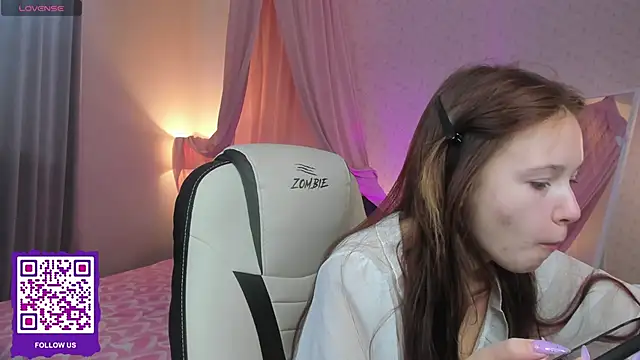 boozekirs  online show from 14, 9, 2025