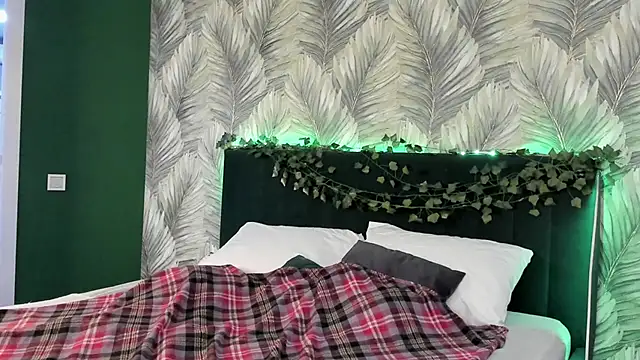 boozekirs  online show from 5, 11, 2025