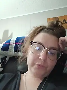 HTXBELLE online show from 4, 11, 2025