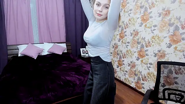 AvroraBrowne online show from 18, 2, 2025