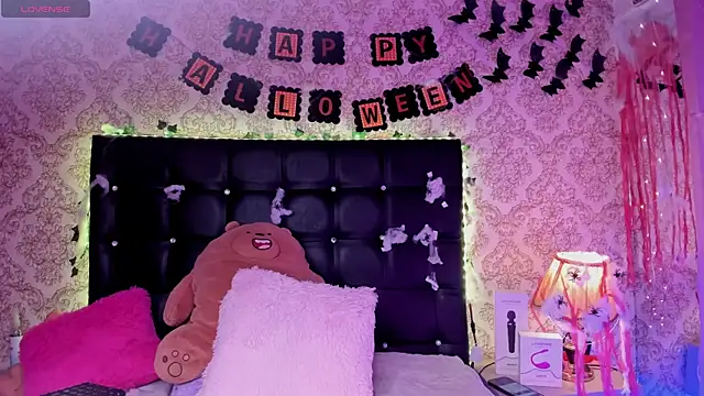 Luna Sommer online show from 13, 10, 2025