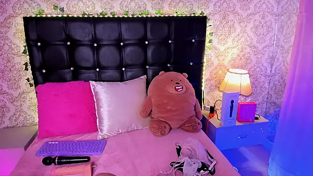 Luna Sommer online show from 2, 2, 2026