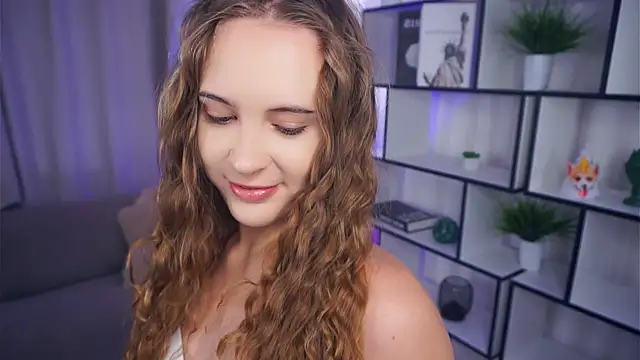 QuennaCoote online show from 11, 11, 2025