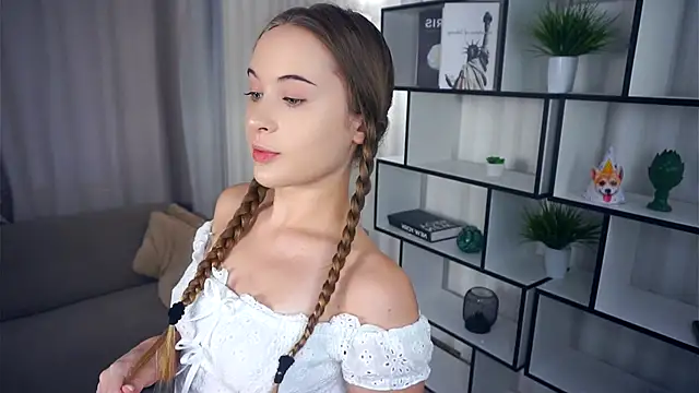 QuennaCoote online show from 13, 11, 2025