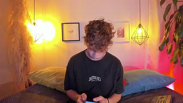 iiangel  online show from 10, 10, 2025