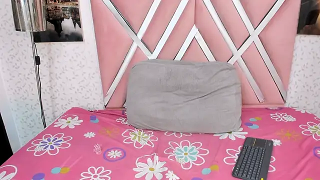 Emily-Carter online show from 8, 2, 2026