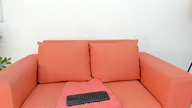 Emily-Carter online show from 15, 11, 2025