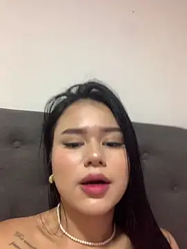 Emily-Carter online show from 31, 10, 2025