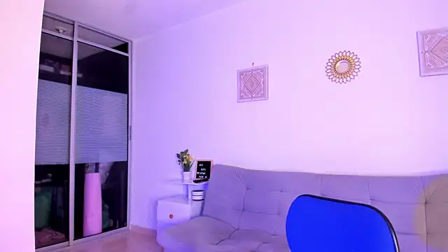 emily-777 online show from 18, 12, 2025