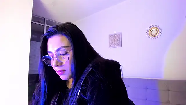 emily-777 online show from 16, 12, 2025