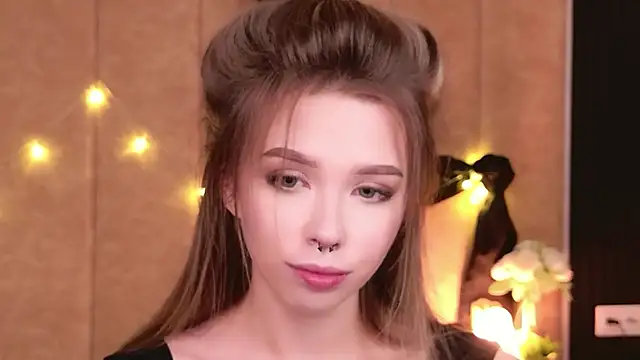 Sierra Fane online show from 17, 11, 2025