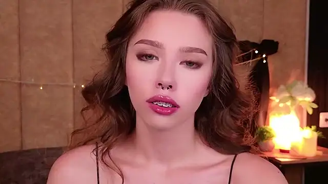 Sierra Fane online show from 19, 9, 2025