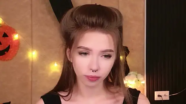 Sierra Fane online show from 3, 11, 2025