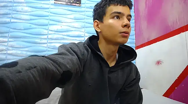 seigfried0 online show from 17, 3, 2025