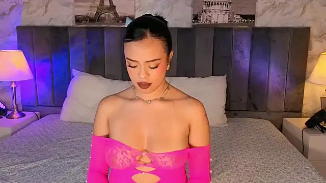 LiaHilton2 online show from 18, 11, 2025