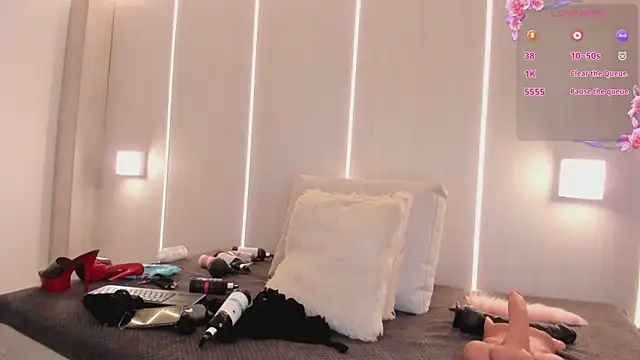 sasha riverss online show from 9, 9, 2025