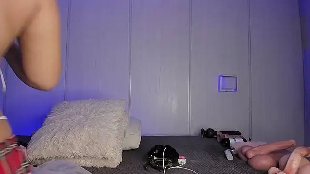 sasha riverss online show from 10, 4, 2026