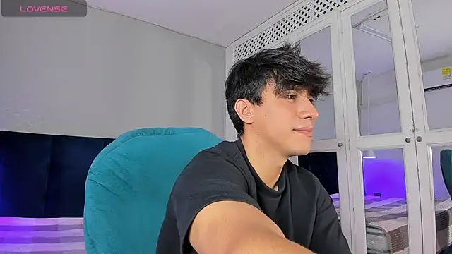 Allex Cano online show from 7, 2, 2026