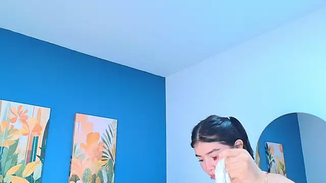 Zamira Taylor online show from 8, 11, 2025