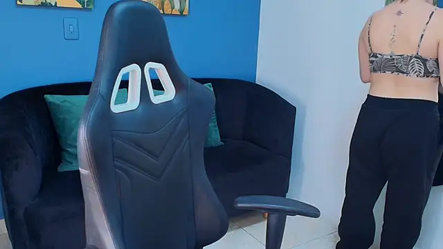 Zamira Taylor online show from 12, 11, 2025