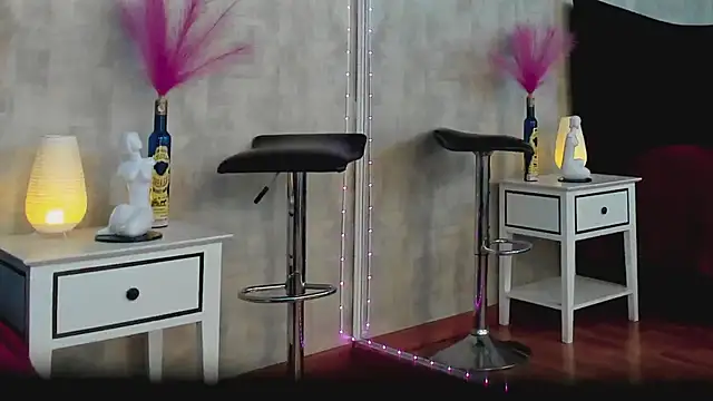 NahomyCarther online show from 13, 4, 2026