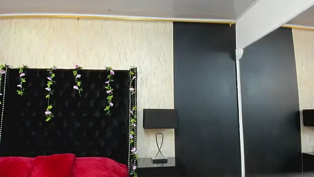 NahomyCarther online show from 24, 11, 2025