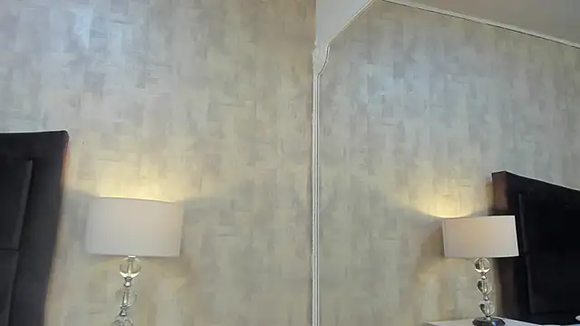 NahomyCarther online show from 1, 10, 2025