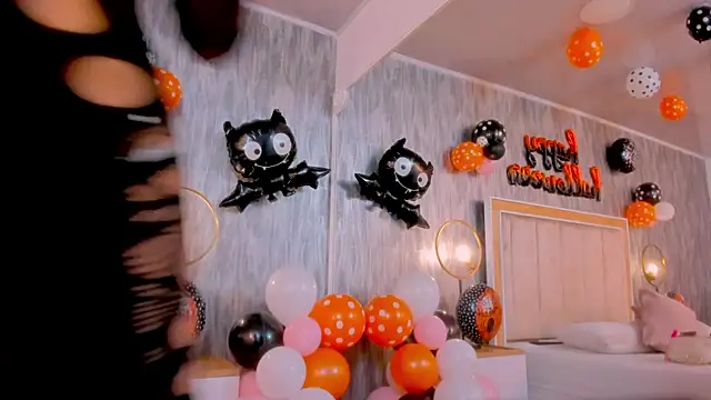 NahomyCarther online show from 22, 10, 2025