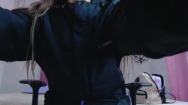 Snapshot of caitlyn-rooes- chatting on 20, 2, 2025 caitlyn-rooes- online show from 20, 2, 2025